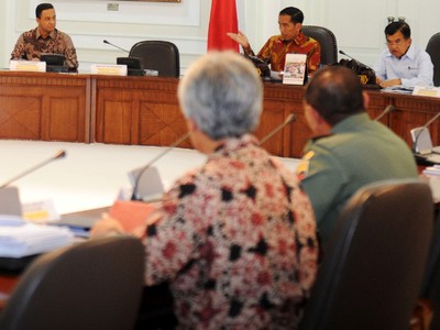 Jokowi Kumpulkan Menteri Bahas Sinabung dan Serapan Anggaran