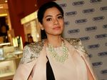 Titi Kamal Tampil Anggun dan Elegan