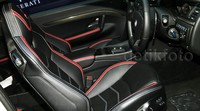Dari sektor interior, mobil ini menghadirkan door sills carbon fiber dengan logo 100 tahun Maserati, kulit poltrona Frau di seluruh jok dan doortrim dengan empat pilihan kombinasi warna benang untuk memberikan efek contrast stitching.