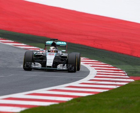 Hamilton Ingin Ulangi Kemeriahan Pesta Kemenangan di Silverstone Tahun Lalu