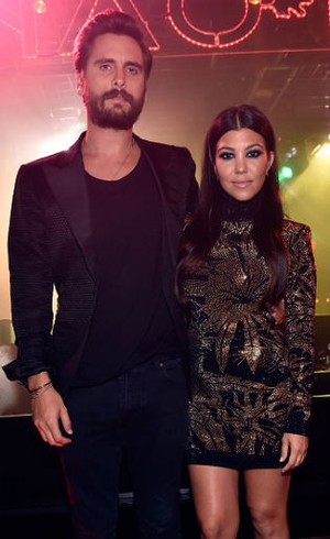 Liburan Bareng Mantan Kekasih, Scott Disick Selingkuhi Kourtney Kardashian?