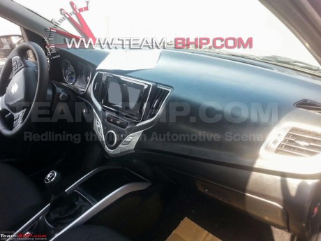 Interior Hatchback Mewah Suzuki Pesaing Jazz Terkuak