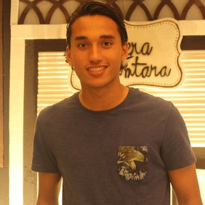Mengenal Ezra Walian, Pemain Muda Ajax Berdarah Manado
