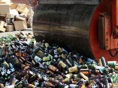 7.002 Botol Minuman Keras Dimusnahkan