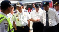 Jonan juga mengecek Posko Angkutan Lebaran 2015.