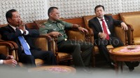 Setya berbincang dengan Sutiyoso dan Gatot. Lamhot Aritonang/detikFoto.