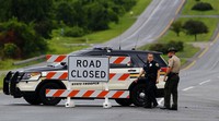 Akses menuju Tennessee pun diblokir. REUTERS/Wade Payne.
