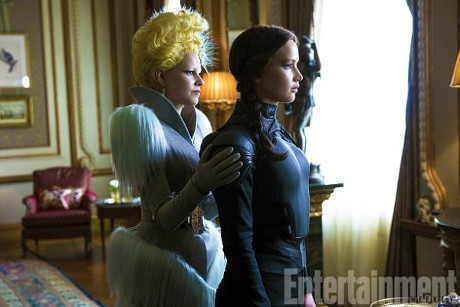 Melihat Persiapan Katniss Everdeen Bertarung di The Hunger Games: Mockingjay Part 2