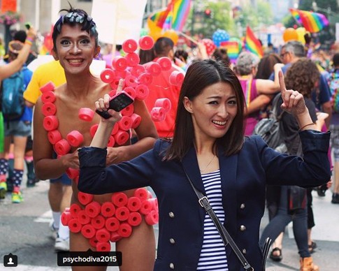 Apa Motivasi Aming Ikut Parade Gay di Amerika?