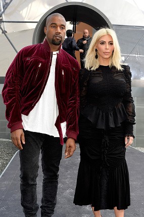 Begini Cara Kim Kardashian dan Kanye West Rayakan Setahun Pernikahan