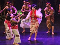 Turut meramaikan pagelaran 'Arjuna Galau', Aming berperan menjadi wanita bernama Dewi Amingwati. Pool/Gus Mun/detikHOT.