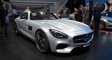 Mercedes-Benz Kenalkan Pesaing Porsche Panamera