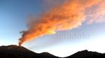 Gunung Raung Keluarkan Abu Vulkanik