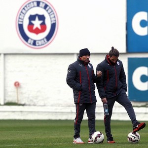 Sampaoli dan Stafnya, Orang-orang Argentina yang Ingin Chile Juara