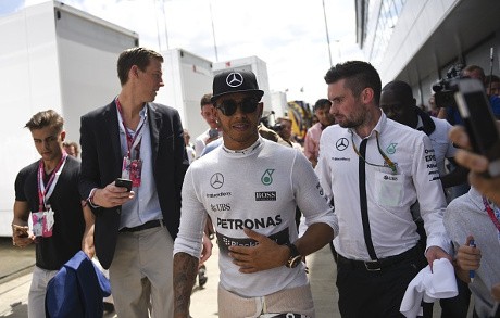 Pole Spesial untuk Hamilton