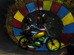 Tong Setan Jadi Idola Pasar Malam