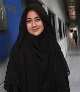 Antara Butik dan Rumah Terbakar Pipik