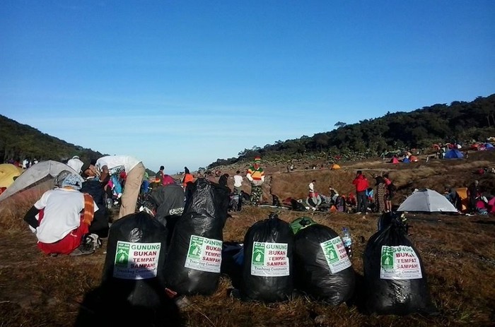 Gunung Populer di Indonesia Sudah Darurat Sampah!