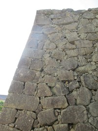 Diketahui, jumlah peti mati yang terbuat dari batu itu bisa mencapai puluhan. Usut punya usut, peti matinya langusng diambil dari pemakaman di sekitar Kota Himeji (Afif/detikTravel)