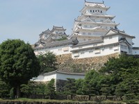 Tiket masuk ke dalam Kastil Himeji sebesar 1.000 Yen atau setara Rp 107 ribu. Kastilnya buka dari pukul 09.00 pagi sampai 17.00 sore waktu setempat (Afif/detikTravel)
