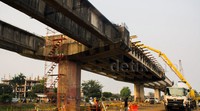 Pembangunan jalan Tol Becakayu sempat mandek. Proyek itu terdiri atas dua seksi, yaitu Seksi I (Kasablanka-Jaka Sampurna) sepanjang 11 kilometer, dan Seksi II (Jaka Sampurna-Bekasi Utara) sepanjang 10,4 kilometer. Jalan Tol Becakayu diharapkan mampu mengurai kemacetan di Jabodetabek. Kadarikman Alwan/detikFoto.