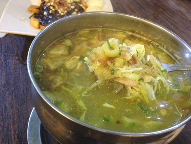 Bumbu Tjobek Menumpas Kangen Soto Lamongan dan Tahu Tek Bumbu Tjobek Menumpas Kangen Soto Lamongan dan Tahu Tek