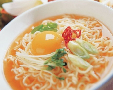 Racik dengan 5 Bahan Ini Agar Mie Instan Bernutrisi untuk Sahur
