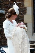 Intip Momen Pembaptisan Putri Charlotte Elizabeth Diana