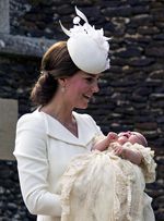 Intip Momen Pembaptisan Putri Charlotte Elizabeth Diana