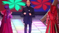 Usai parade anggun para finalis, suara khas Marcell melengkapi penampilan para finalis. Satu persatu finalis pun kembali berjalan di atas catwalk.