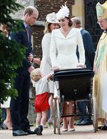 Pangeran George Super Cute di Hari Pembaptisan Putri Charlotte