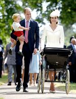 Pangeran George Super Cute di Hari Pembaptisan Putri Charlotte