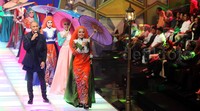 Lenggak-lenggok delapan finalis iringi Marcell buka grand final Sunsilk Hijab Hunt 2015.