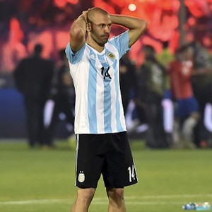 Dikabarkan Serang Banega, Mascherano Membantah