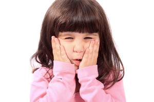 Si Kecil Sakit Gigi? Cobalah Atasi dengan Jeruk Nipis dan Bawang Putih yang Alami (1)