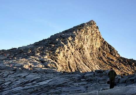 Gara Gara Turis Bugil Gunung Kinabalu Di Malaysia Ditutup Sementara