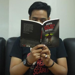 Mencintai Sepakbola Indonesia meski Kusut