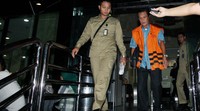 Seperti diketahui, Kamis 9 April 2014 KPK menangkap tangan Adriansyah dan Brigadir Polisi Satu Agung Krisdianto di sebuah hotel di wilayah Sanur, Bali sekitar pukul 18.45 Wita. Agung diduga sebagai kurir.
