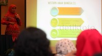 Menteri Sosial Khofifah Indar Parawansa menegaskan pemerintah memberikan bantuan yang merata untuk pendidikan anak-anak. Anak berkebutuhan khusus juga mendapatkan bantuan.