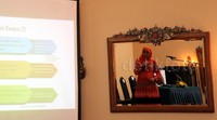 Oleh karena itu kita berharap bahwa Dinsos di seluruh Indonesia tingkat 2 terutama mohon bisa mengkomunikasikan kebutuhan-kebutuhan khusus yang memang harus dipenuhi pemerintah, terang Khofifah.