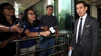 Ini adalah kedua kalinya Rusli dipanggil untuk keperluan pemeriksaan sejak ditetapkan sebagai tersangka pada tanggal 26 Juni silam.
