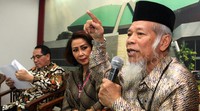 Kewenangan KPK mulai dari penyadapan hingga penuntutan hendak dipangkas lewat revisi UU KPK. Mantan penasihat KPK Abdullah Hehamahua menilai pihak-pihak yang selalu bereaksi keras terhadap lembaga antikorupsi itu biasanya bermasalah. Lamhot Aritonang/detikFoto.