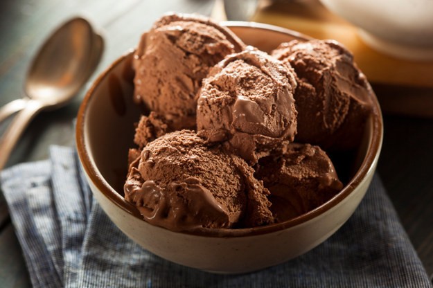 Pakai 5 Cara Praktis Ini Agar Es Krim Mudah Disendok
