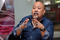 Menolak adegan menyentuh ular, Indro Warkop malah memilih adegan lain yang lebih berbahaya.