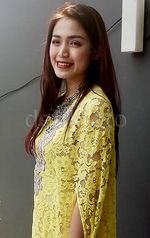 Jessica Iskandar Cantik Berkaftan Kuning
