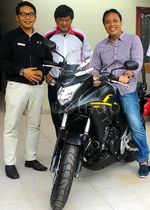 Honda Serahkan Moge Pertama untuk Konsumen