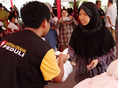 PMI dan Artha Graha Gelar Pasar Murah