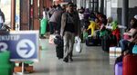 H-9 Lebaran, Pemudik Padati Stasiun Senen