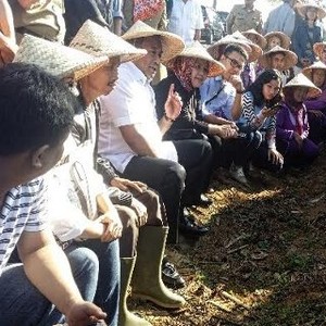 Blusukan ke Kebun Cabai, Gobel Kaget Preman Kendalikan Harga di Pasar