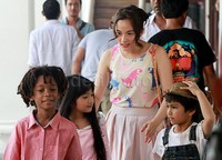 Bintang film 'Guru Bangsa: Tjokroaminoto' itu mengaku tak mengalami kesulitan berperan sebagai guru. Pool/Gus Mun/detikFoto.